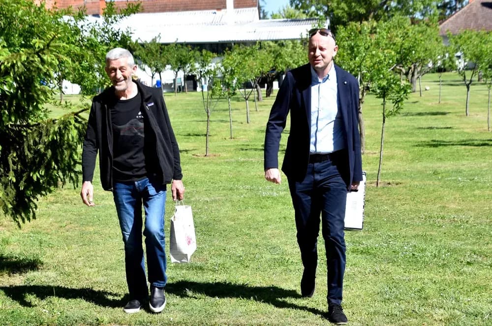 ŽIVOTNI JUBILEJ KAPATOLAČKOG PODUZETNIKA: Ilija Jelušić proslavio 70. rođendan uz obitelj, prijatelje i pjesmu