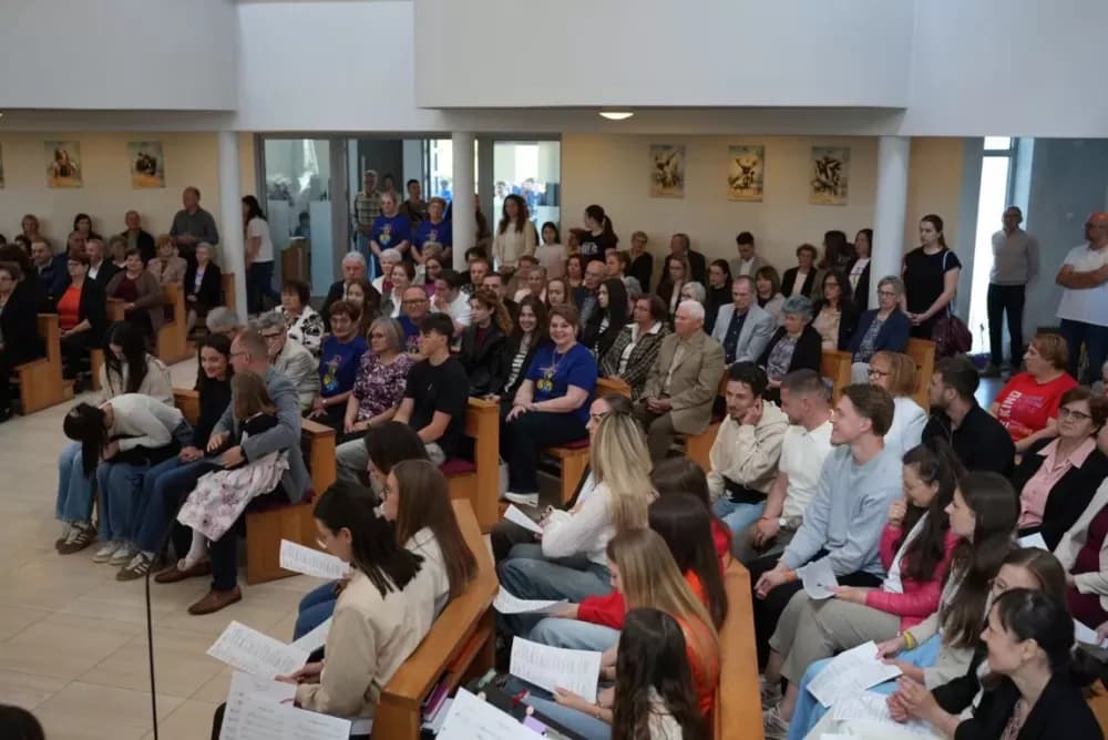 Vidovci ugostili hodočasnike iz Austije i Osijeka: Zajedništvo mladih na euharistijskom slavlju