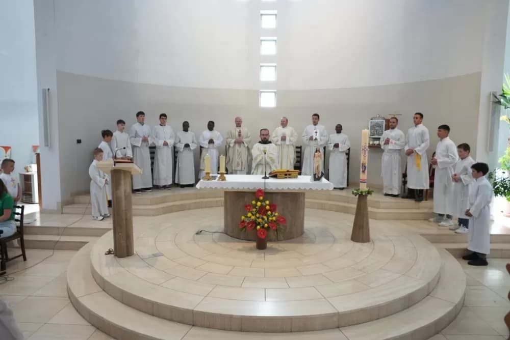 Vidovci ugostili hodočasnike iz Austije i Osijeka: Zajedništvo mladih na euharistijskom slavlju