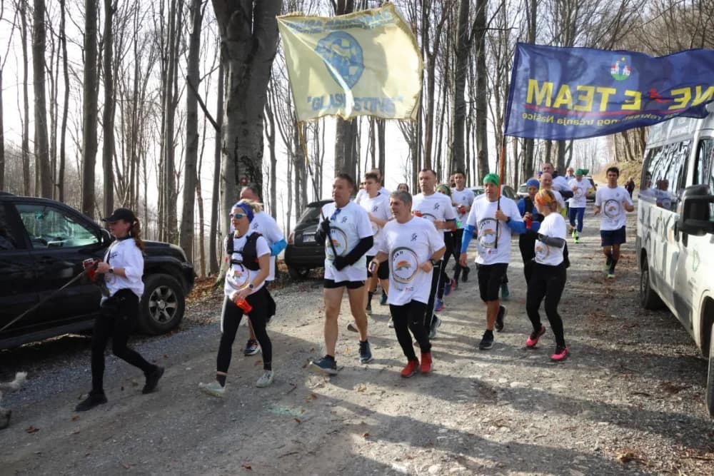 Odana počast mučki ubijenim hrvatskim vitezovima na Papuku nadomak Radio relejnog centra prema
