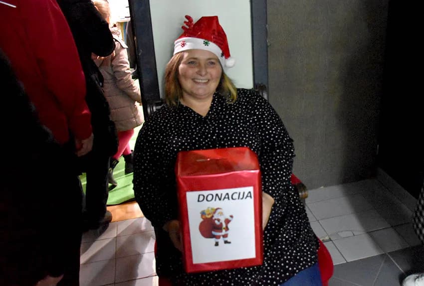 TRADICIJA U BRESTOVCU: Folkloraši, tamburaši i pjevači pjevali u susret Božiću