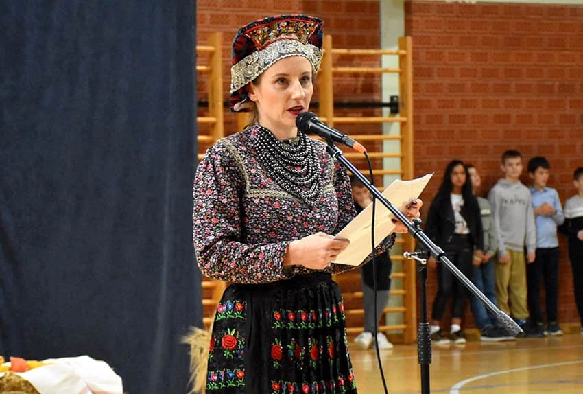 TRADICIJA U BRESTOVCU: Folkloraši, tamburaši i pjevači pjevali u susret Božiću