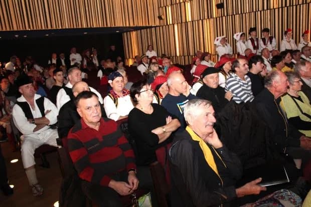 UZ DAN GRADA PLETERNICE: Održana 16. Međunarodna smotra folklora  „Običaji starog zavičaja“