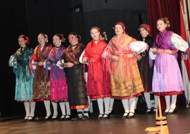 UZ DAN GRADA PLETERNICE: Održana 16. Međunarodna smotra folklora  „Običaji starog zavičaja“