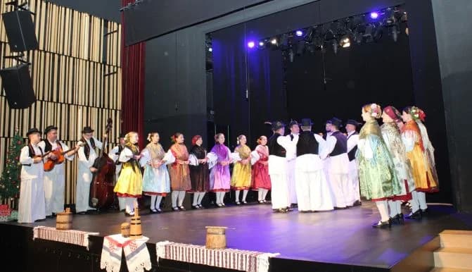UZ DAN GRADA PLETERNICE: Održana 16. Međunarodna smotra folklora  „Običaji starog zavičaja“
