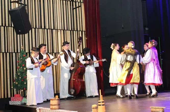 UZ DAN GRADA PLETERNICE: Održana 16. Međunarodna smotra folklora  „Običaji starog zavičaja“