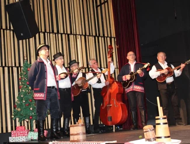 UZ DAN GRADA PLETERNICE: Održana 16. Međunarodna smotra folklora  „Običaji starog zavičaja“
