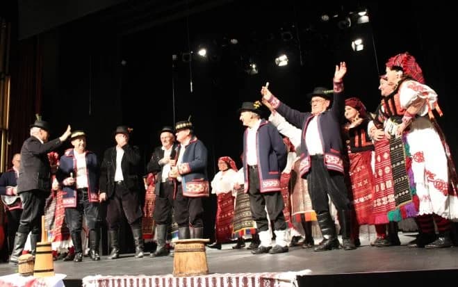 UZ DAN GRADA PLETERNICE: Održana 16. Međunarodna smotra folklora  „Običaji starog zavičaja“
