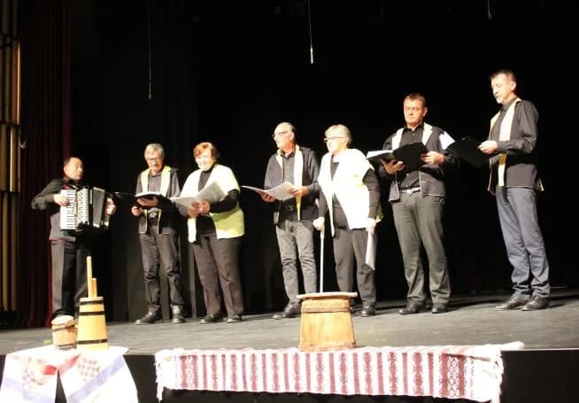 UZ DAN GRADA PLETERNICE: Održana 16. Međunarodna smotra folklora  „Običaji starog zavičaja“