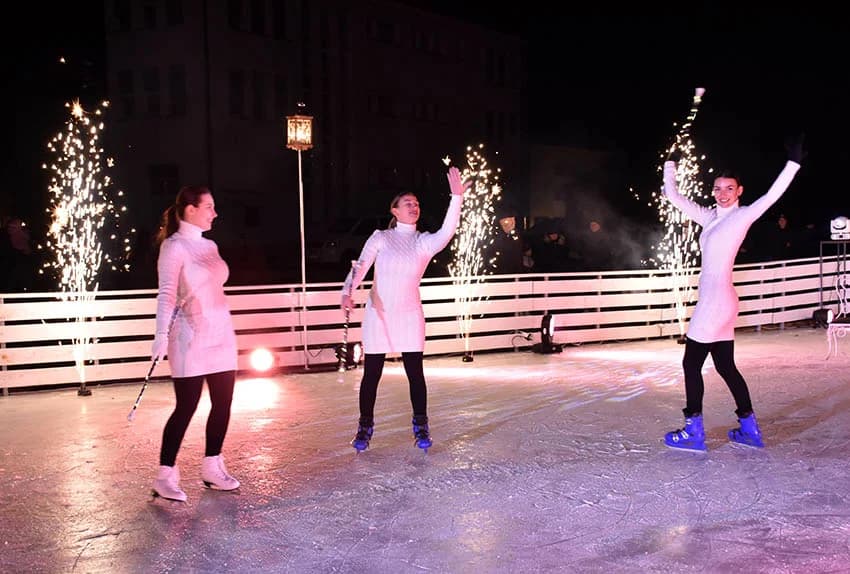 ADVENT U POŽEGI: Otvorenje klizališta i nastup Brune Oberan Bošković i Big Banda