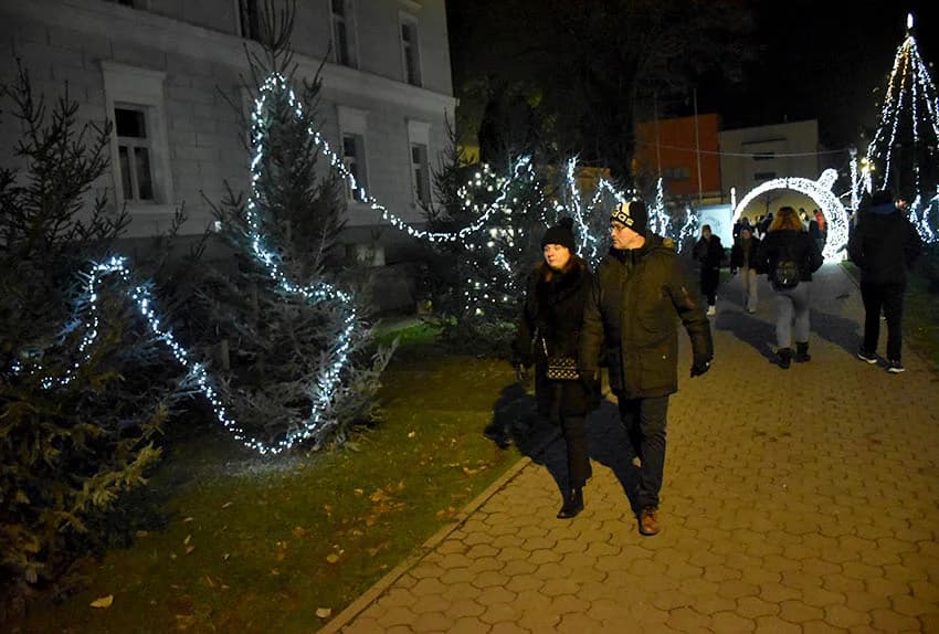 ADVENT U POŽEGI: Otvorenje klizališta i nastup Brune Oberan Bošković i Big Banda