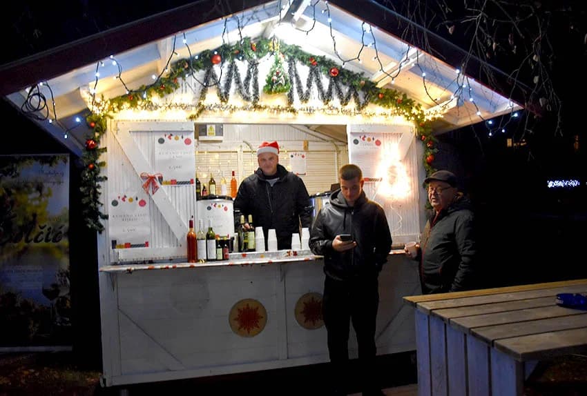 ADVENT U POŽEGI: Otvorenje klizališta i nastup Brune Oberan Bošković i Big Banda