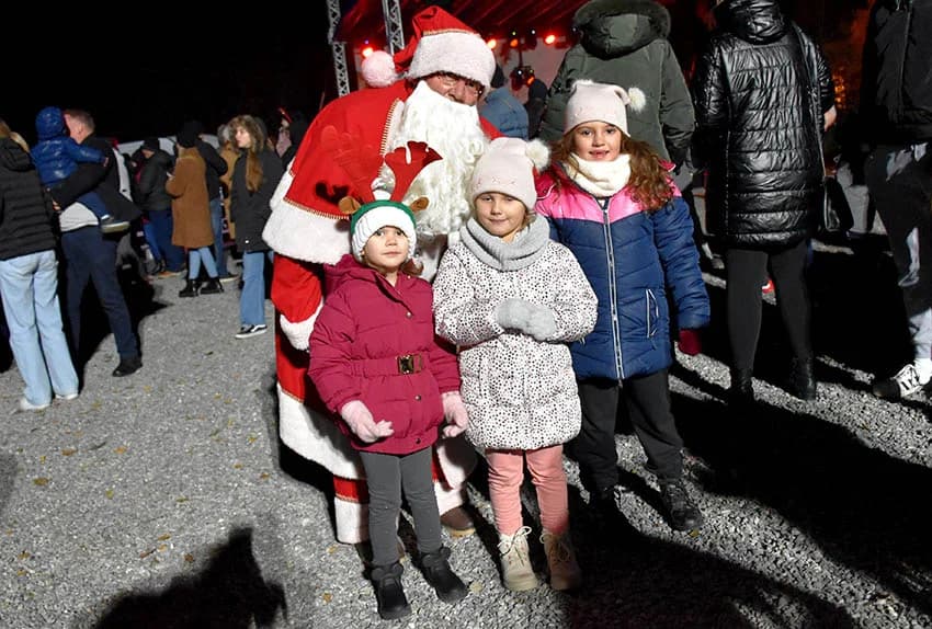 ADVENT U POŽEGI: Otvorenje klizališta i nastup Brune Oberan Bošković i Big Banda