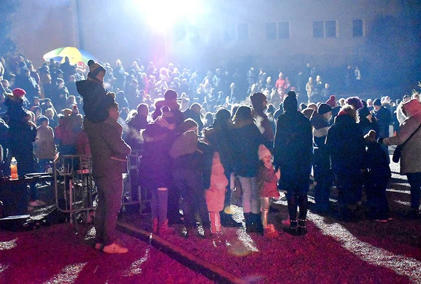 ADVENT U POŽEGI: Otvorenje klizališta i nastup Brune Oberan Bošković i Big Banda