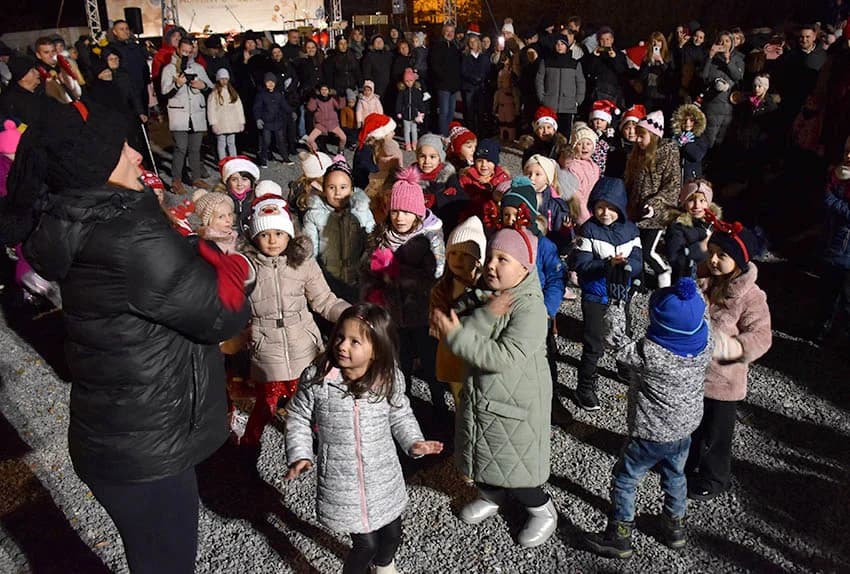 ADVENT U POŽEGI: Otvorenje klizališta i nastup Brune Oberan Bošković i Big Banda