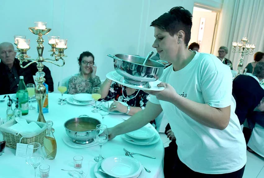 REDOVNA MJESEČNA ZABAVA UMIROVLJENIKA U DVORANI GLORIJA U POŽEGI: Dvanaesta i zadnja ove godine