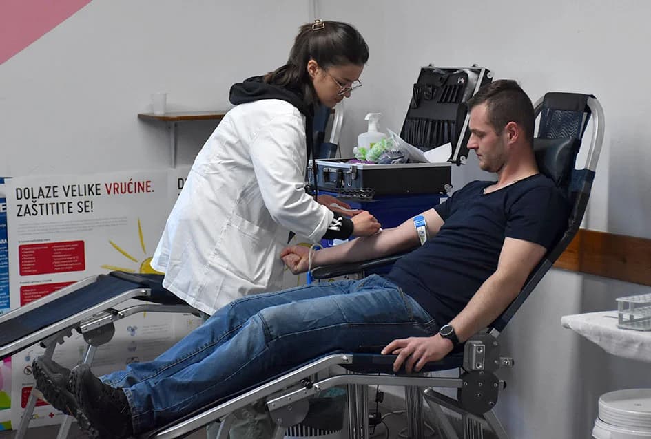 TRODNEVNA AKCIJA DARIVANJA KRVI U POŽEŠKOM CRVENOM KRIŽU: Ponovo izuzetan odaziv, posebno mladih