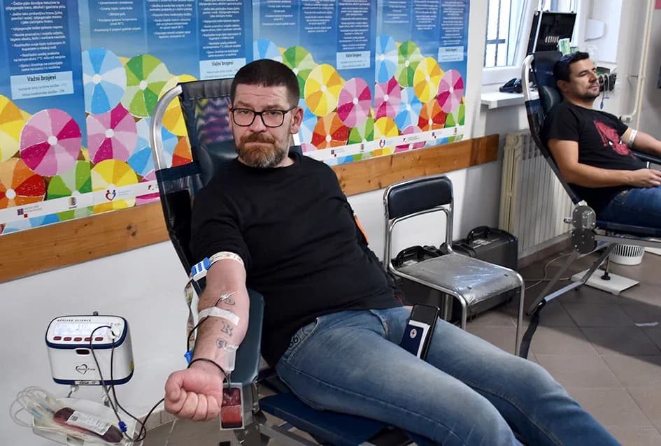 TRODNEVNA AKCIJA DARIVANJA KRVI U POŽEŠKOM CRVENOM KRIŽU: Ponovo izuzetan odaziv, posebno mladih