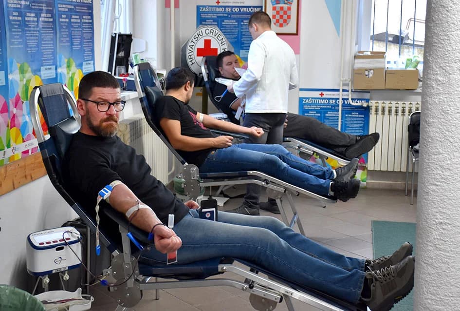 TRODNEVNA AKCIJA DARIVANJA KRVI U POŽEŠKOM CRVENOM KRIŽU: Ponovo izuzetan odaziv, posebno mladih