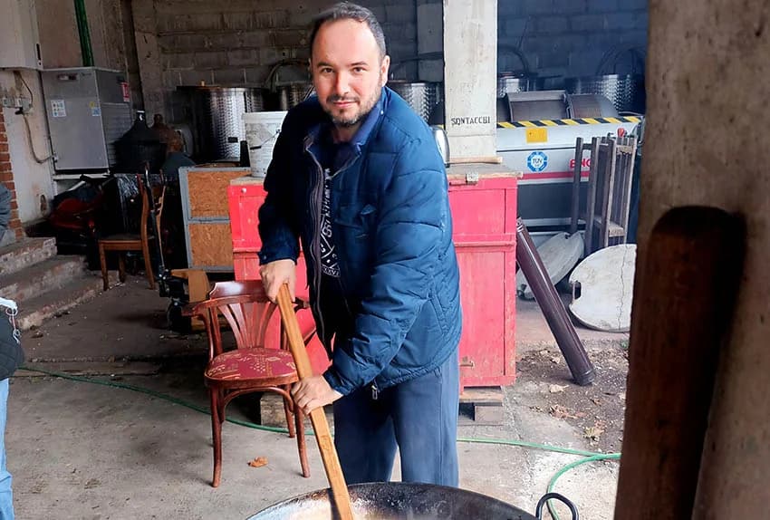 KOD SONTAKIJEVIH IZ KUTJEVA OBNOVLJENA TRADICJA BACANJA RAŽANJA: Stari običaj slavonskog kolinja