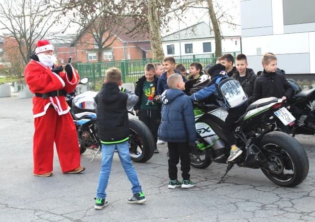 PLETERNIČKI MOTOKLUB „BULLS“: Školskoj djeci i predškolcima podijelili prigodne darove