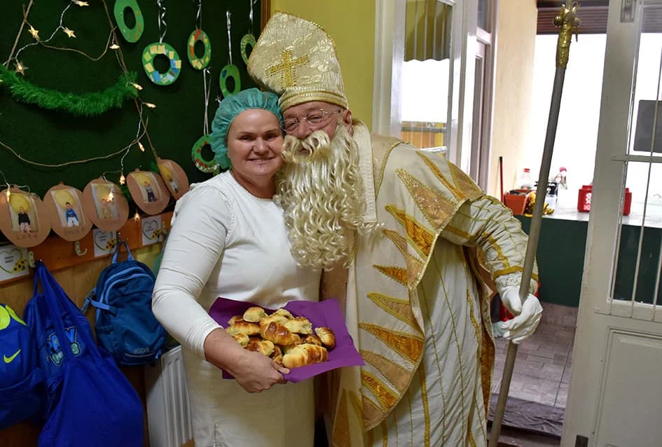 Darežljivi djedica darivao mališane