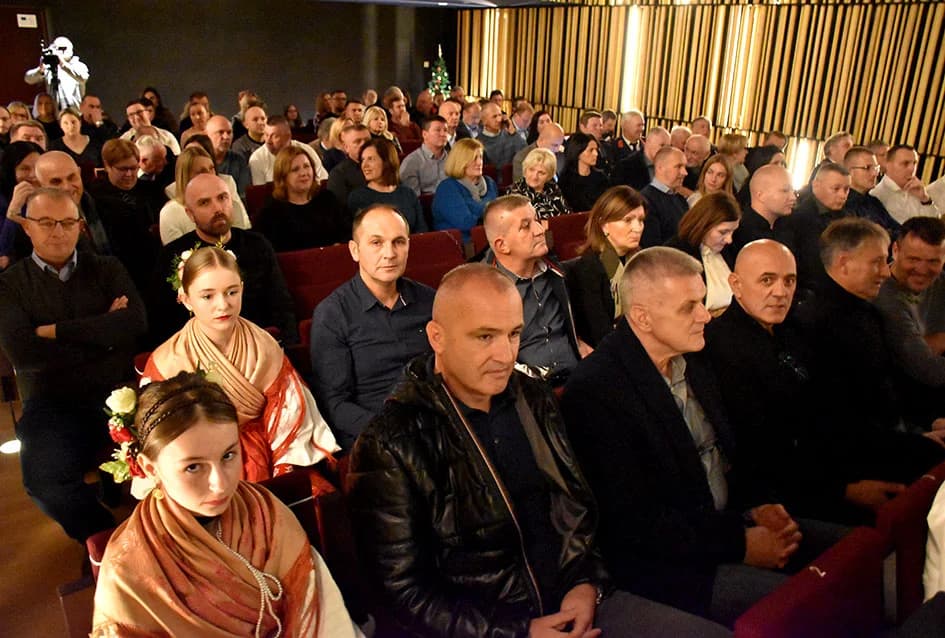 DANA GRADA PLETERNICE: Na svečanoj sjednici dodijeljena priznanja najuspješnijim pojedincima i tvrtkama