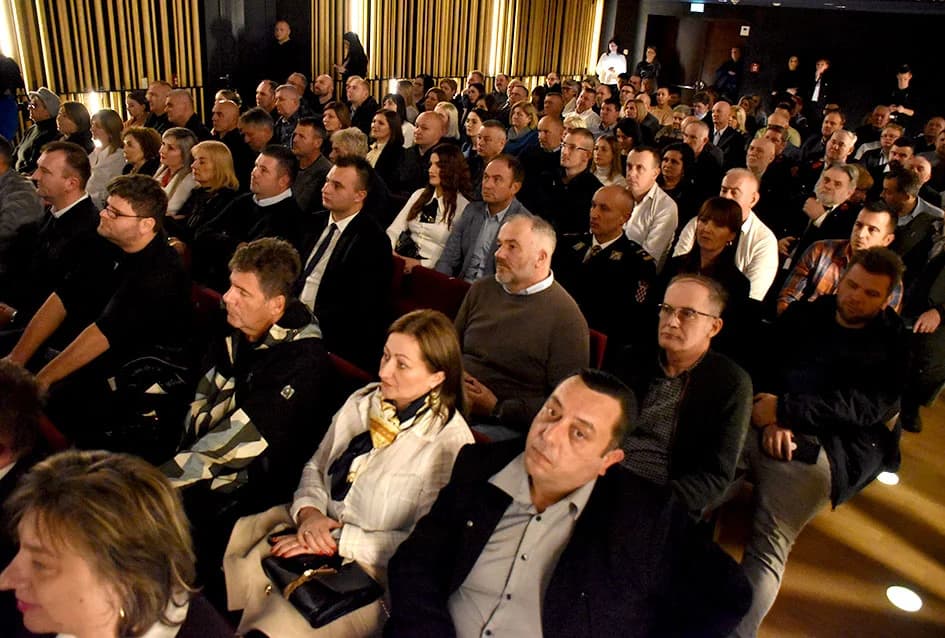 DANA GRADA PLETERNICE: Na svečanoj sjednici dodijeljena priznanja najuspješnijim pojedincima i tvrtkama