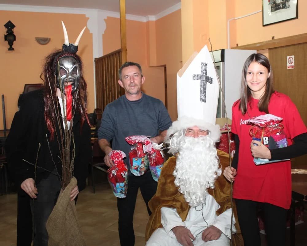 DOBROVOLJNO VATROGASNO DRUŠTVO PLETERNICA: Sveti Nikola podijelio djeci darove, a Krampus šibe