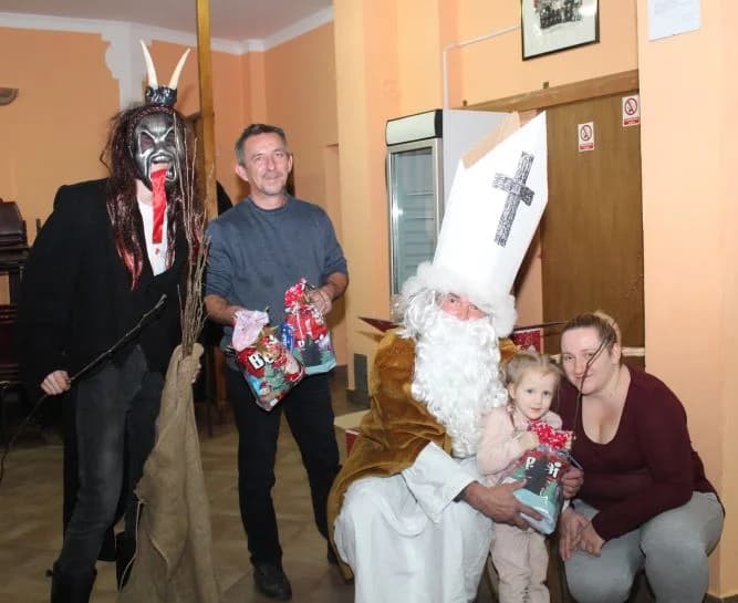DOBROVOLJNO VATROGASNO DRUŠTVO PLETERNICA: Sveti Nikola podijelio djeci darove, a Krampus šibe