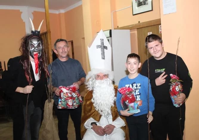 DOBROVOLJNO VATROGASNO DRUŠTVO PLETERNICA: Sveti Nikola podijelio djeci darove, a Krampus šibe