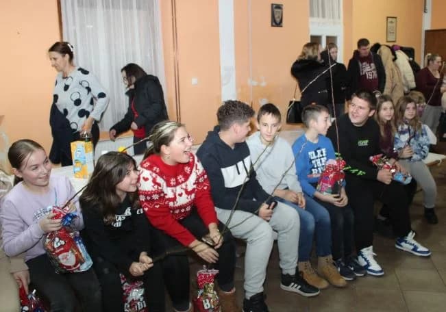 DOBROVOLJNO VATROGASNO DRUŠTVO PLETERNICA: Sveti Nikola podijelio djeci darove, a Krampus šibe