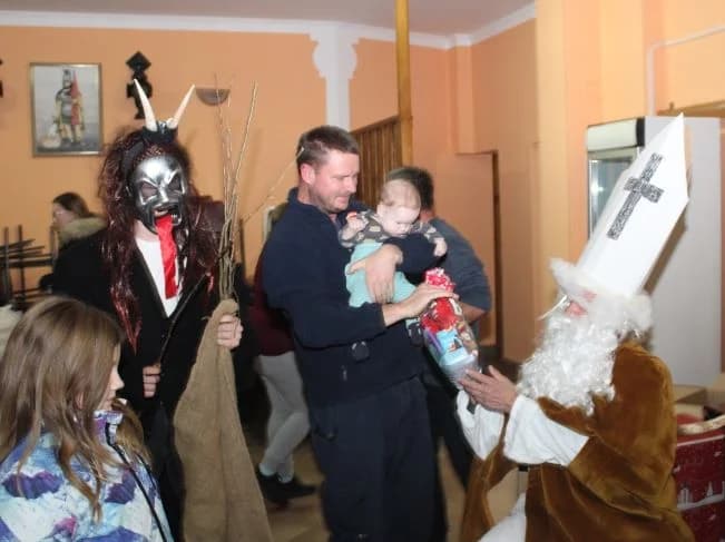 DOBROVOLJNO VATROGASNO DRUŠTVO PLETERNICA: Sveti Nikola podijelio djeci darove, a Krampus šibe