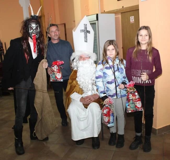 DOBROVOLJNO VATROGASNO DRUŠTVO PLETERNICA: Sveti Nikola podijelio djeci darove, a Krampus šibe
