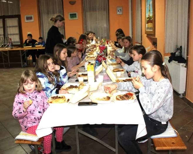 DOBROVOLJNO VATROGASNO DRUŠTVO PLETERNICA: Sveti Nikola podijelio djeci darove, a Krampus šibe