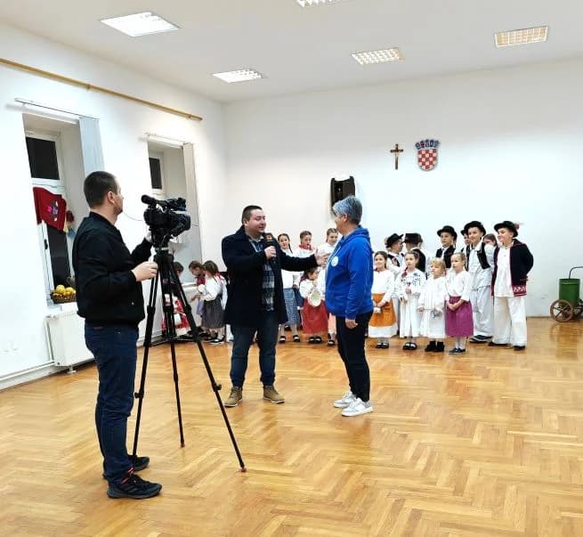 Osječka televizija snimila putopisnu reportažu o pleterničkim folklorašima-prva emisija danas 8. prosinca