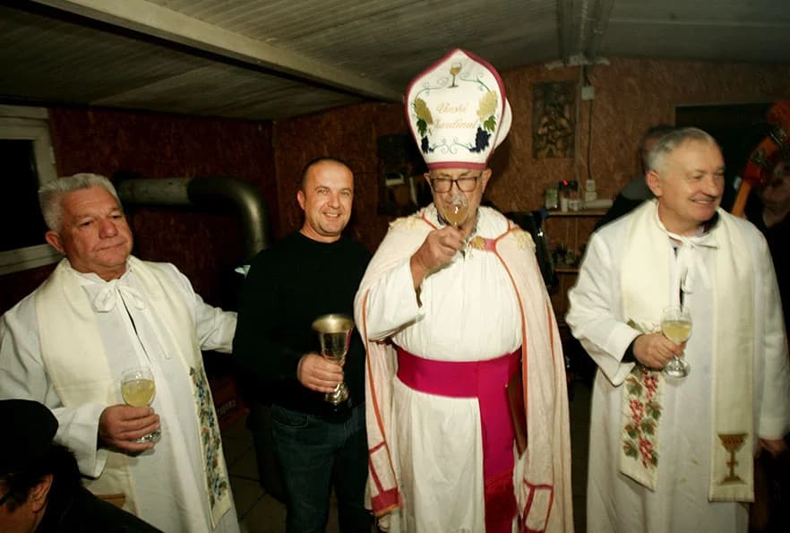 NEOBIČNO DA NEOBIČNIJE NE MOŽE BITI - Slavili Martinje na blagdan Sv. Nikole