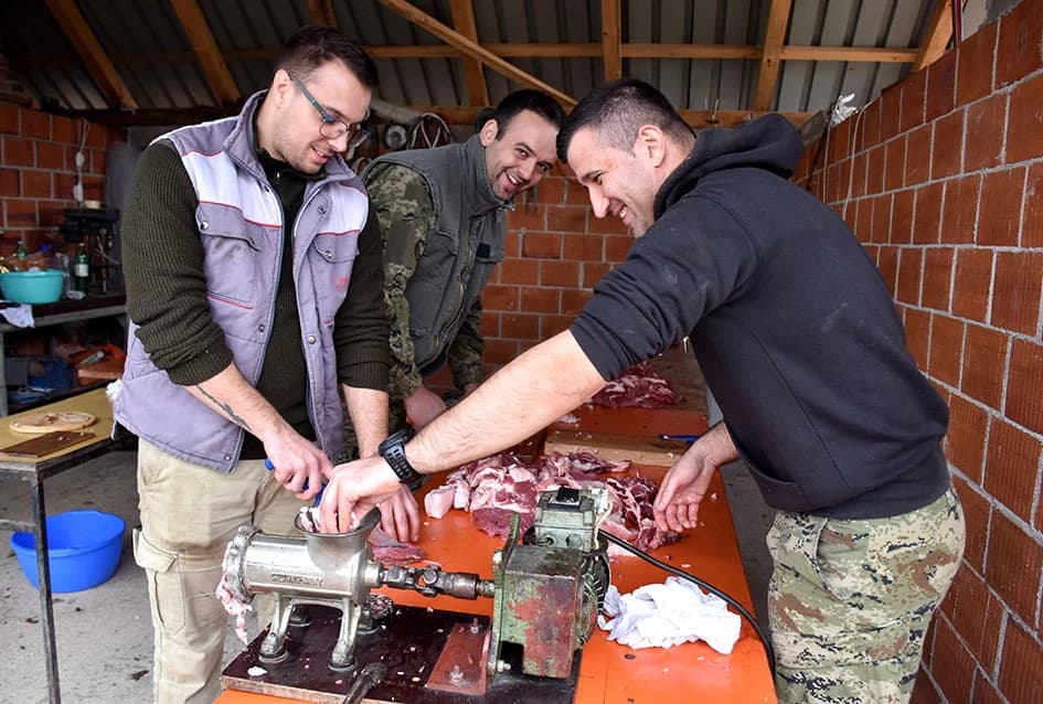 Preradili tonu mesa žive vage