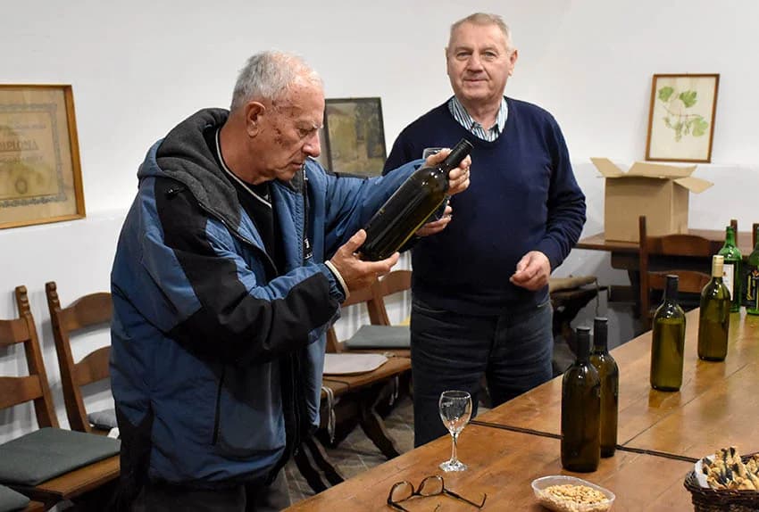ADVENTSKO KUŠANJE VINA ČLANOVA POŽEŠKE UDRUGE VINARA U ZNAKU OBLJETNICA Požežani su graševinu pili prije 160 godina
