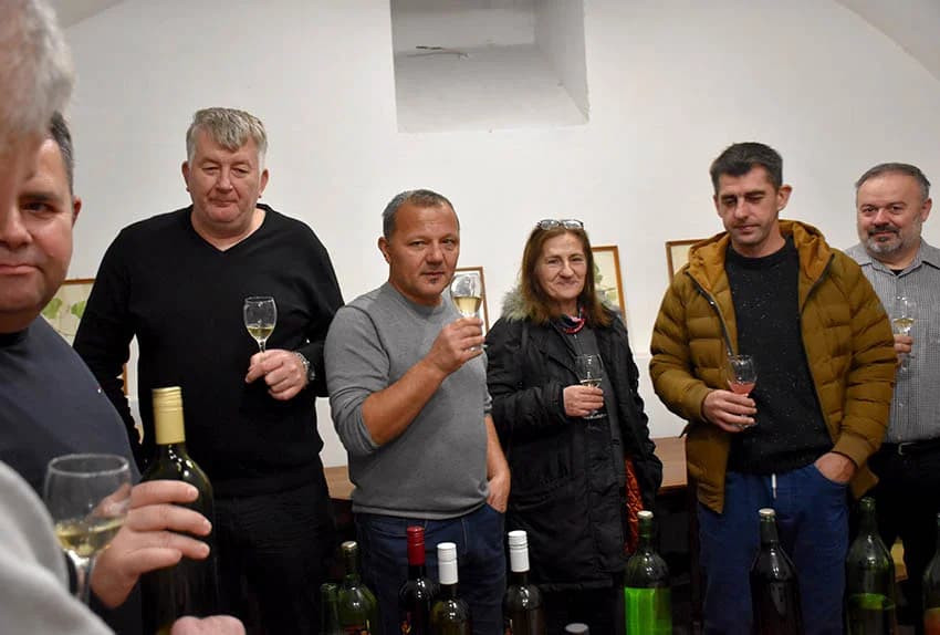 ADVENTSKO KUŠANJE VINA ČLANOVA POŽEŠKE UDRUGE VINARA U ZNAKU OBLJETNICA Požežani su graševinu pili prije 160 godina