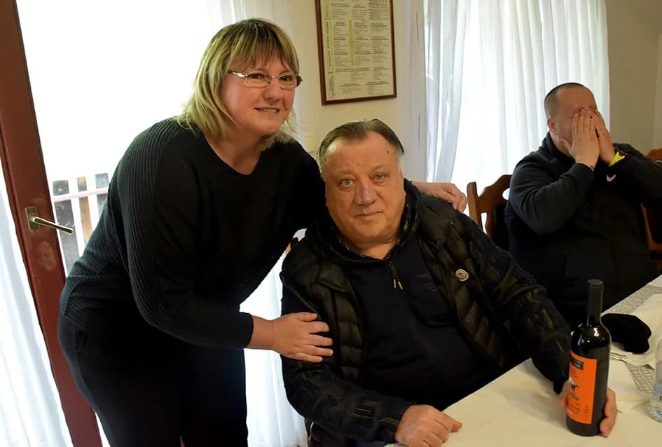 HALID BEŠLIĆ U KUTJEVU NAKON KONCERTA U VELIKOJ: Kutjevački Kitokret za okrepu pjevačke legende