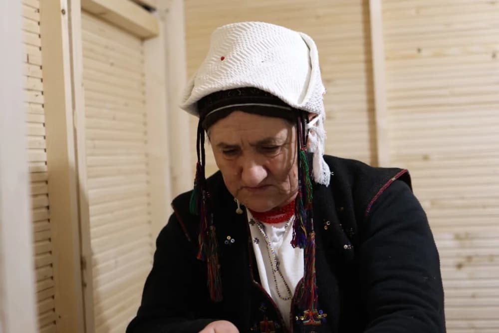 Veselo druženje u Bećarskom šoru uz tamburašku glazbu, lovačke specijalitete i kuhano vino