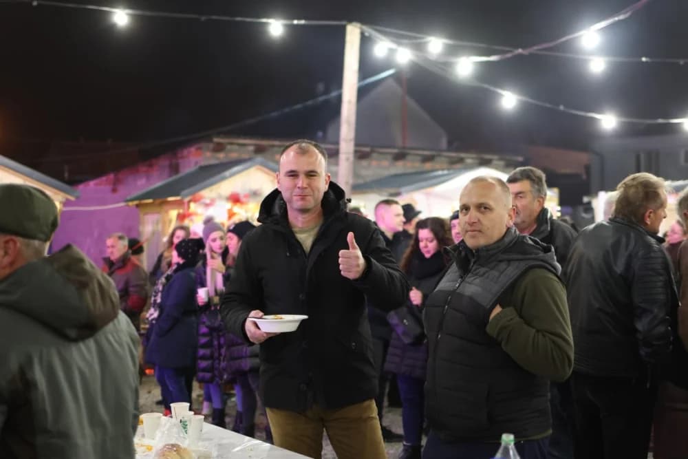Veselo druženje u Bećarskom šoru uz tamburašku glazbu, lovačke specijalitete i kuhano vino