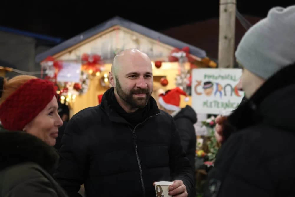 Veselo druženje u Bećarskom šoru uz tamburašku glazbu, lovačke specijalitete i kuhano vino