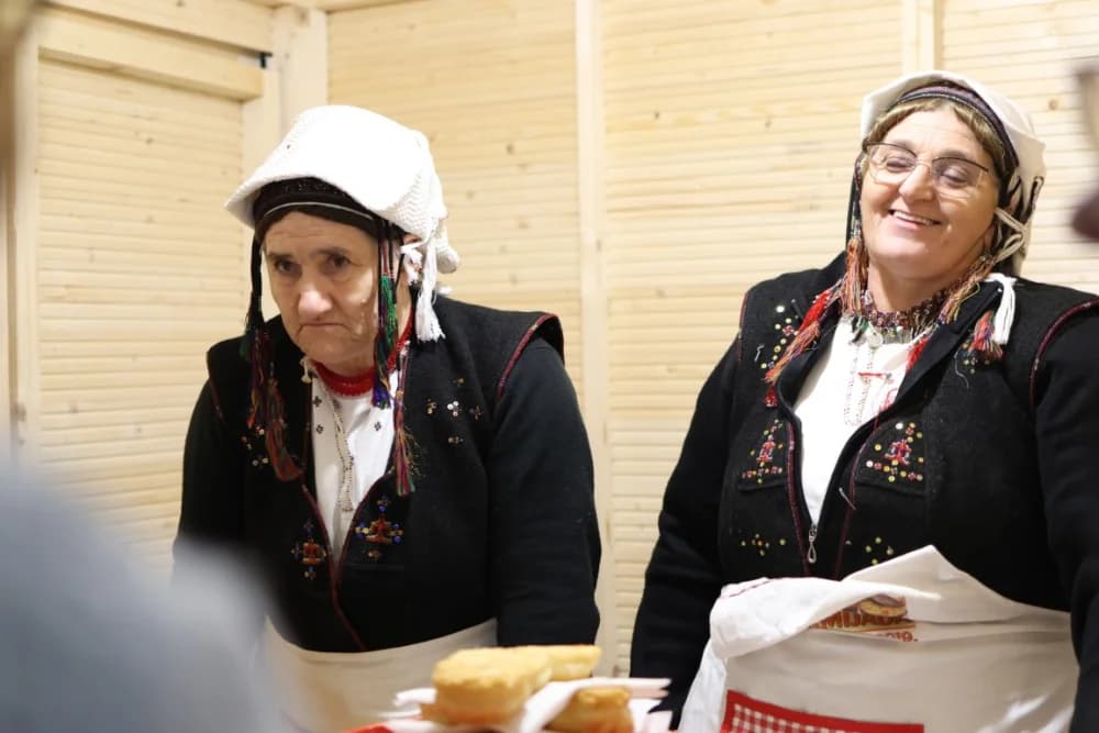 Veselo druženje u Bećarskom šoru uz tamburašku glazbu, lovačke specijalitete i kuhano vino