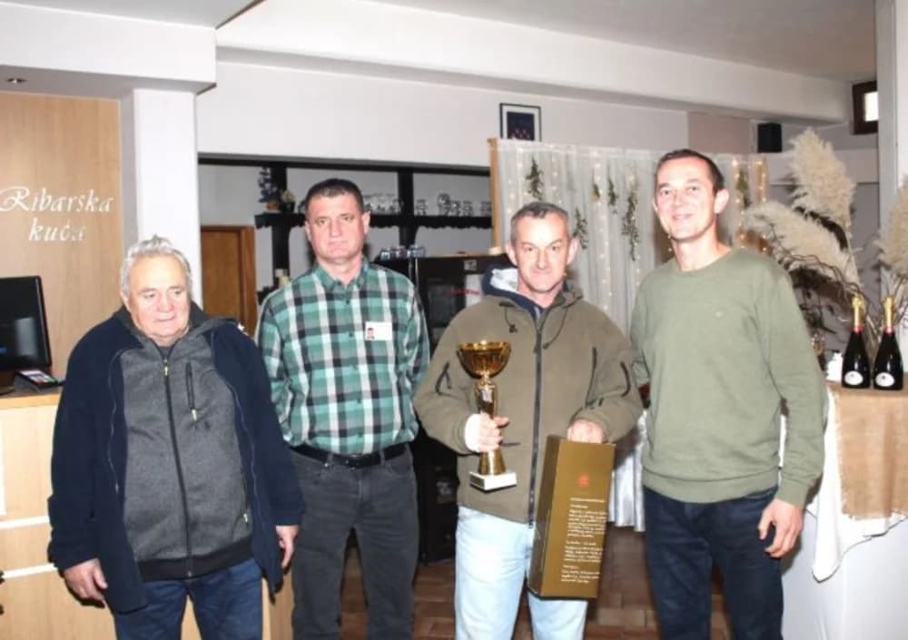 BOŽIĆNI ŠAHOVSKI TURNIR „KUTJEVO 2023“: Pobjednik ekipa Šahovskog kluba „Jajce“ iz Bosne i Hercegovine
