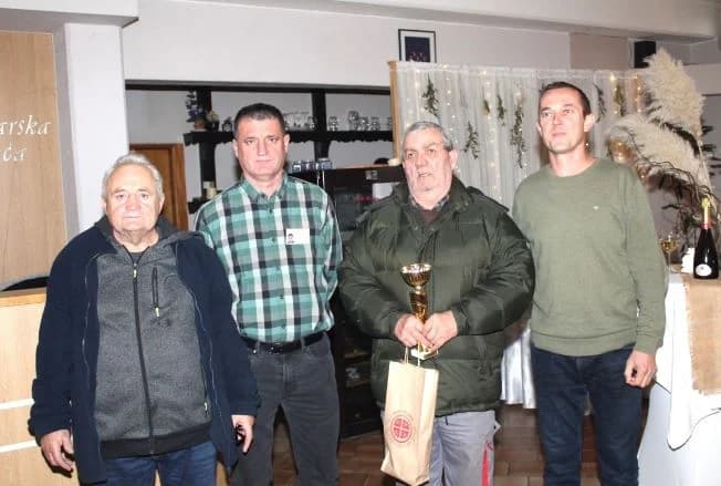 BOŽIĆNI ŠAHOVSKI TURNIR „KUTJEVO 2023“: Pobjednik ekipa Šahovskog kluba „Jajce“ iz Bosne i Hercegovine