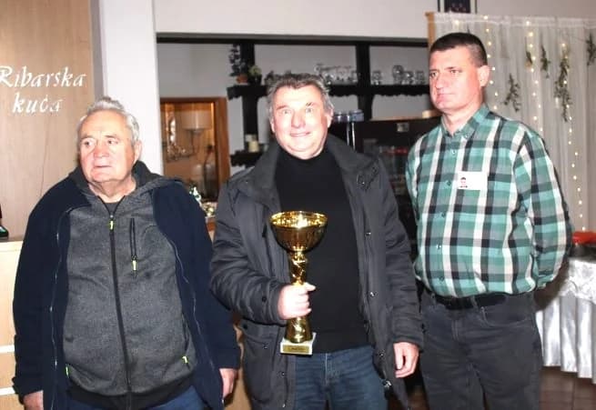 BOŽIĆNI ŠAHOVSKI TURNIR „KUTJEVO 2023“: Pobjednik ekipa Šahovskog kluba „Jajce“ iz Bosne i Hercegovine