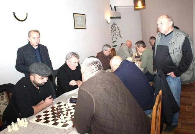 BOŽIĆNI ŠAHOVSKI TURNIR „KUTJEVO 2023“: Pobjednik ekipa Šahovskog kluba „Jajce“ iz Bosne i Hercegovine