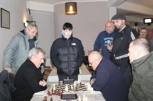 BOŽIĆNI ŠAHOVSKI TURNIR „KUTJEVO 2023“: Pobjednik ekipa Šahovskog kluba „Jajce“ iz Bosne i Hercegovine